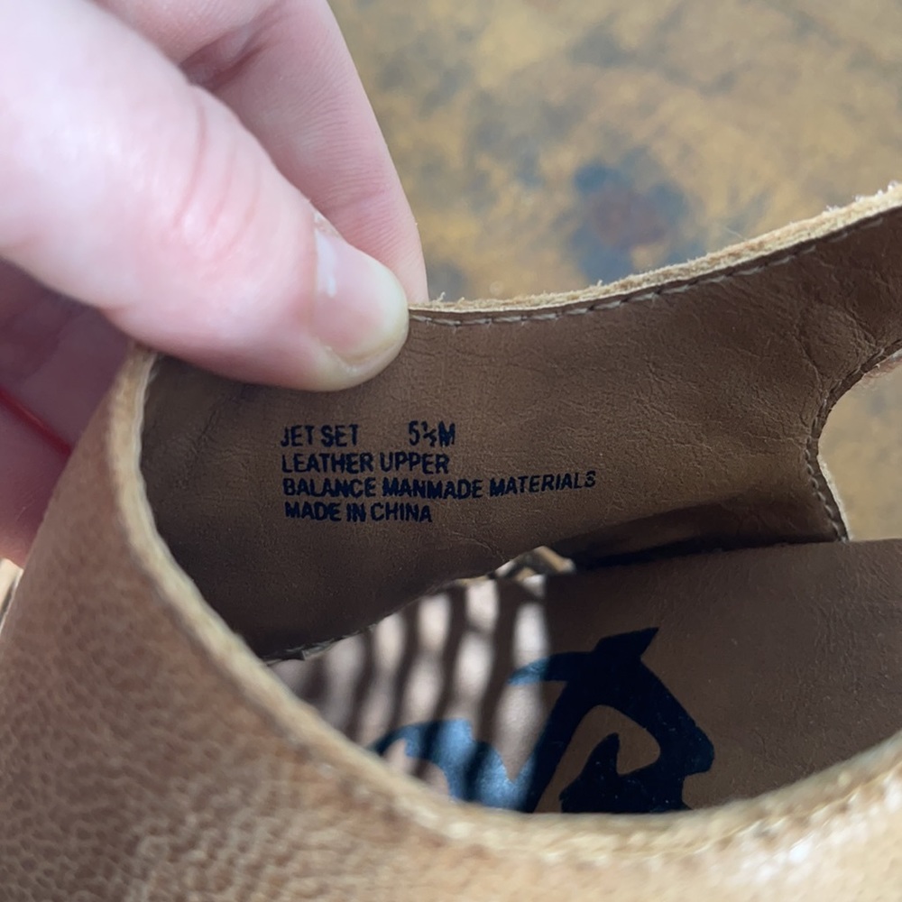 OTBT Tan Leather Cutout Wedges - Picture 10 of 10